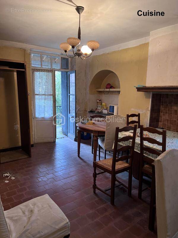 Maison à BEZ-ET-ESPARON