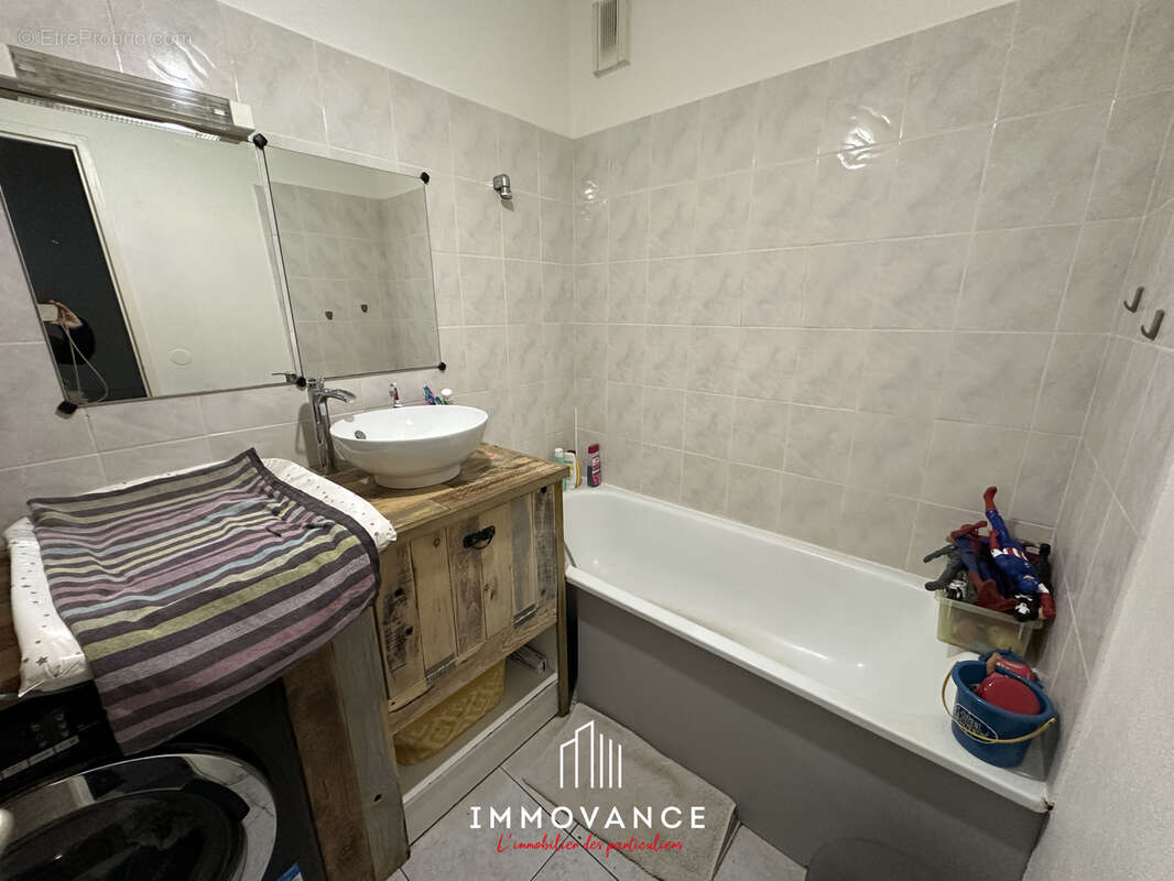 Appartement à MAUGUIO