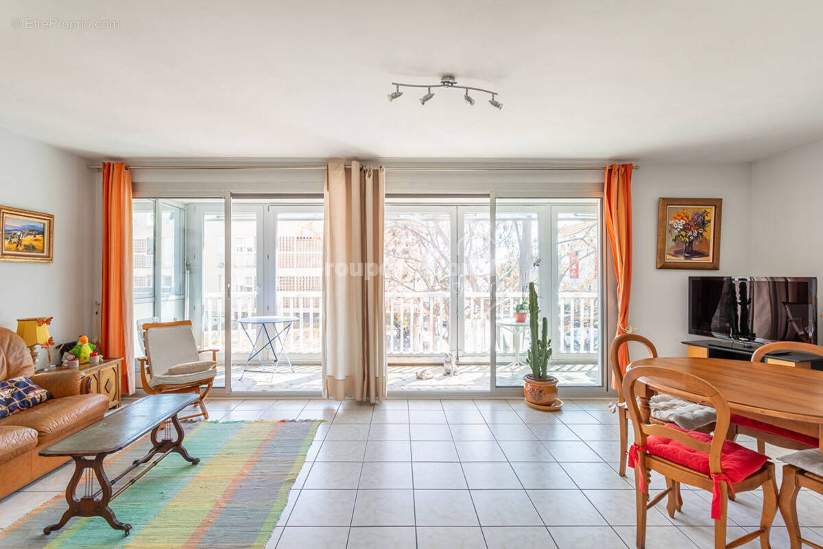 Appartement à CARRY-LE-ROUET