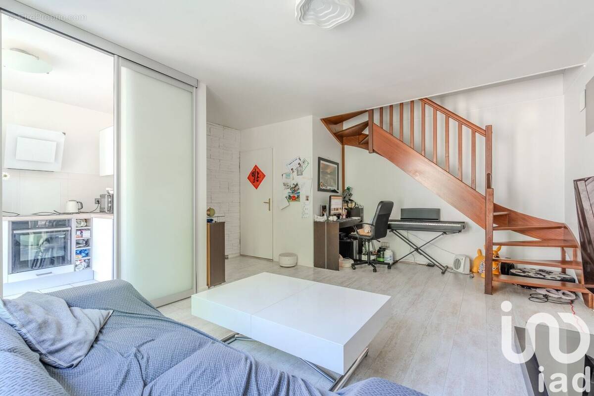 Photo 1 - Appartement à MAGNY-LE-HONGRE