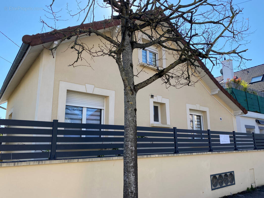 Maison à VIRY-CHATILLON
