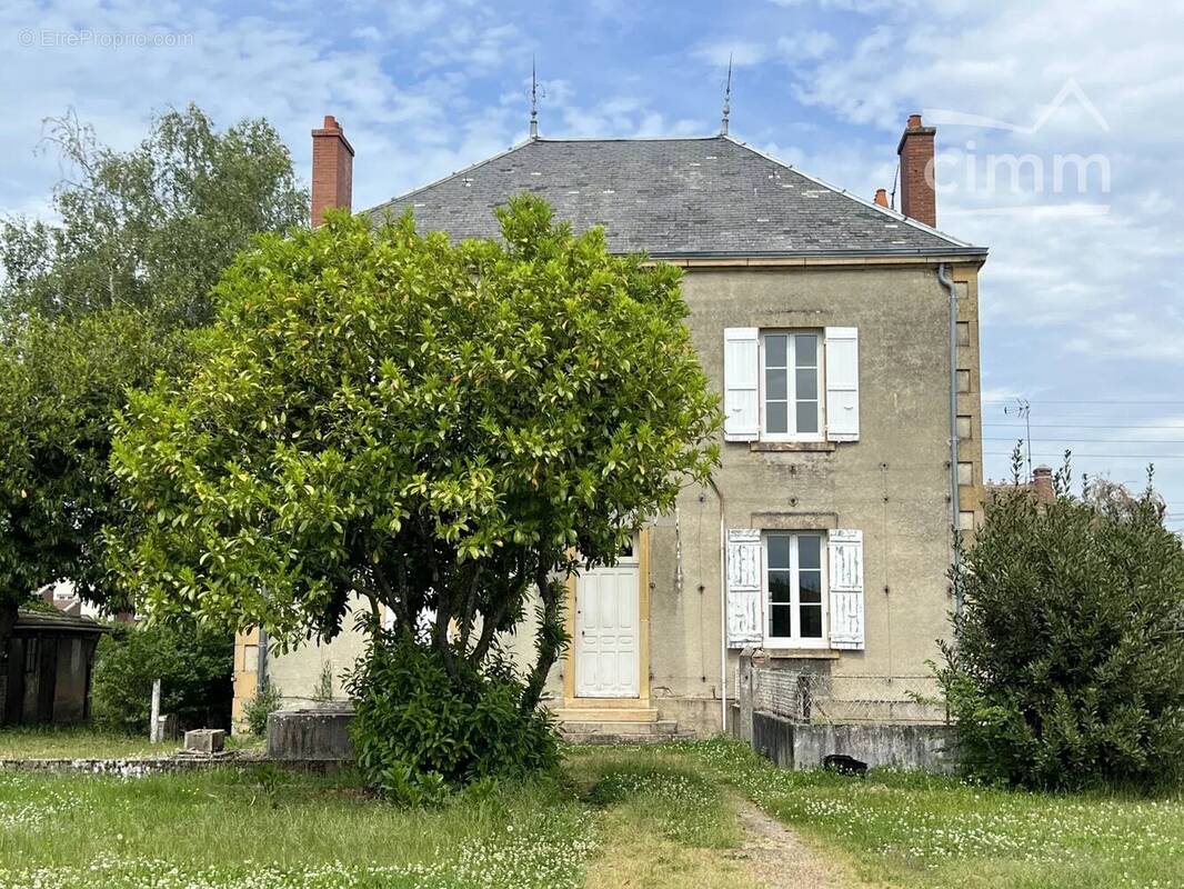Maison à GUEUGNON