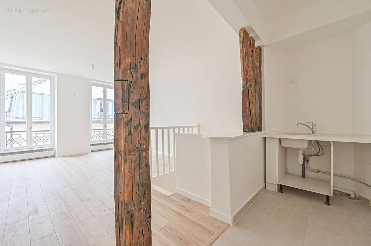 Appartement à PARIS-10E