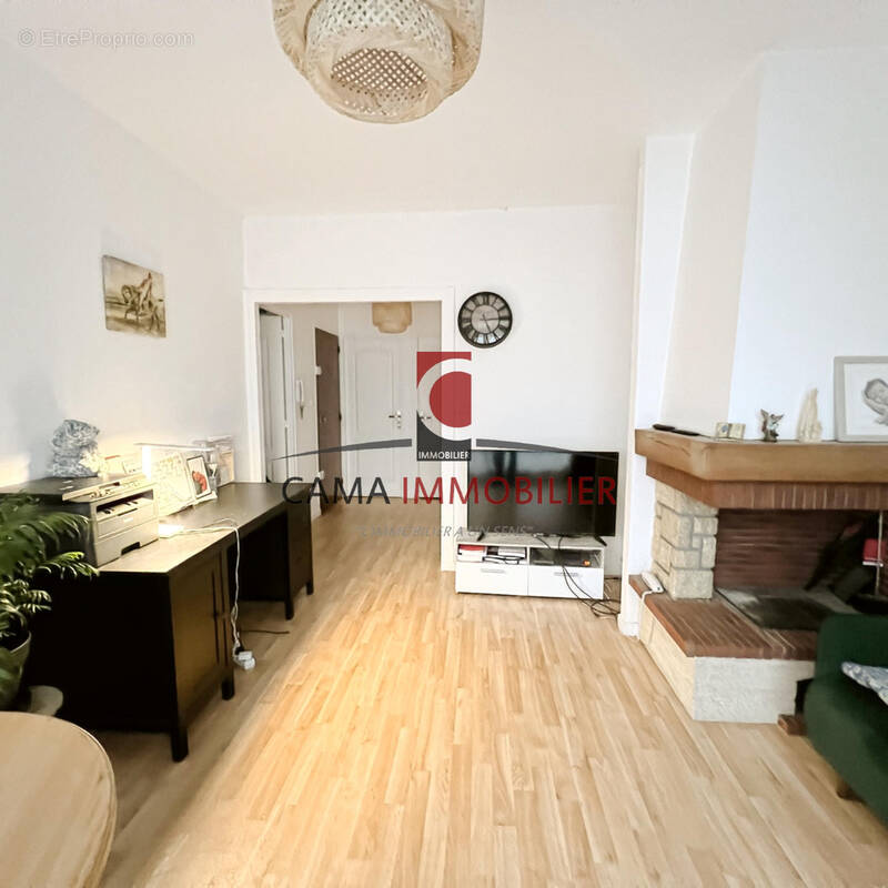 Appartement à FONTENAY-LE-FLEURY