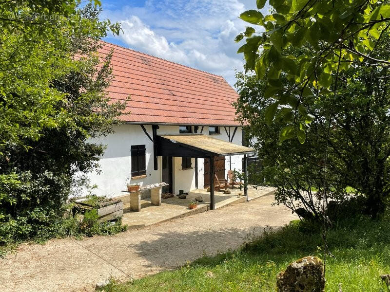 Maison à LA BAZOCHE-GOUET