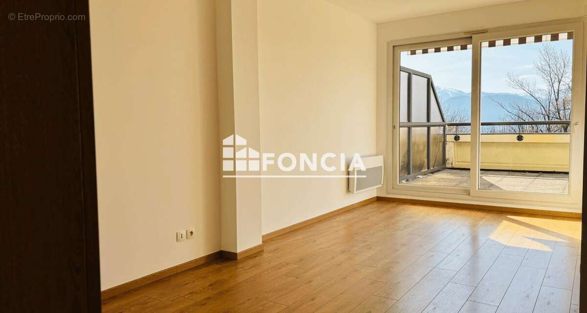 Appartement à CORENC