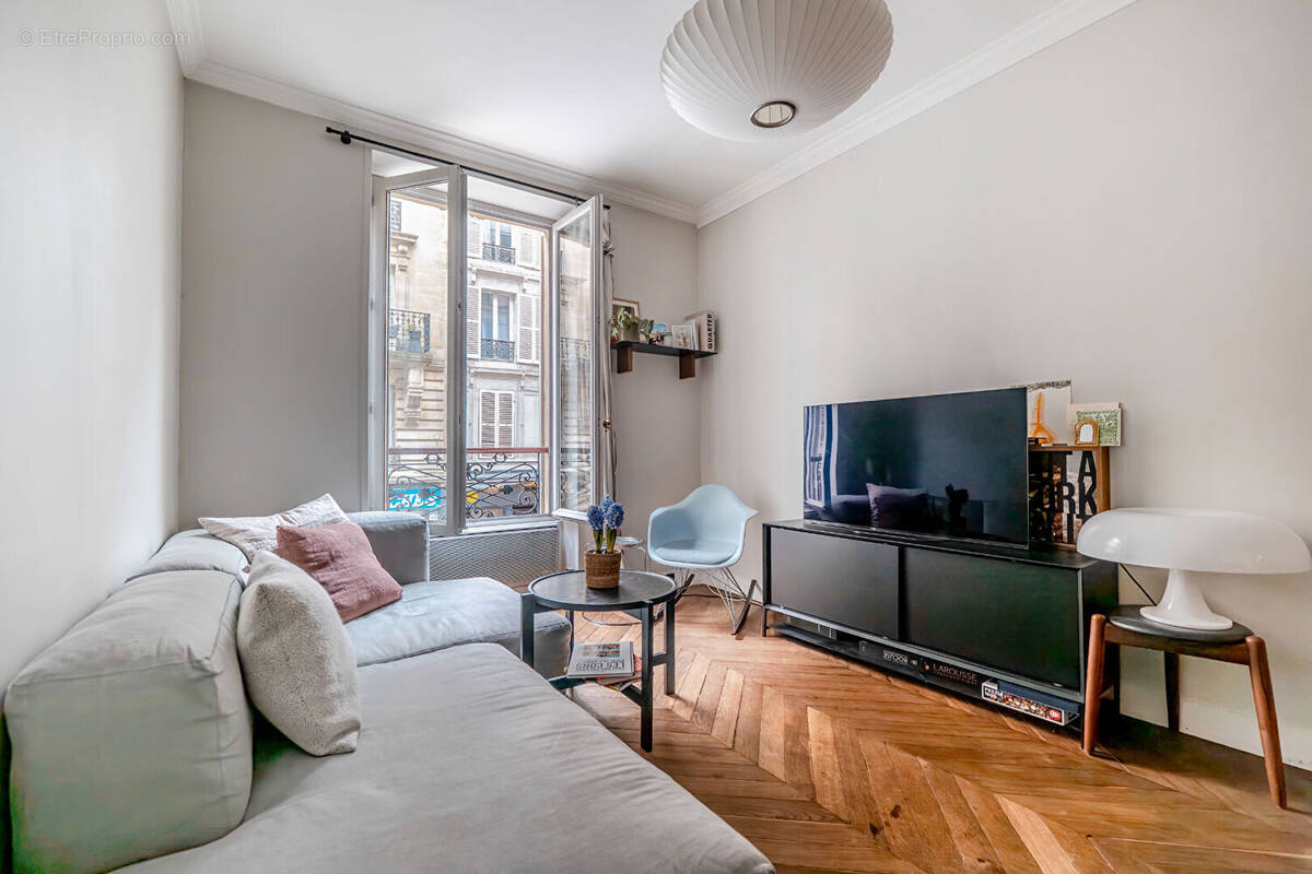 Appartement à PARIS-17E