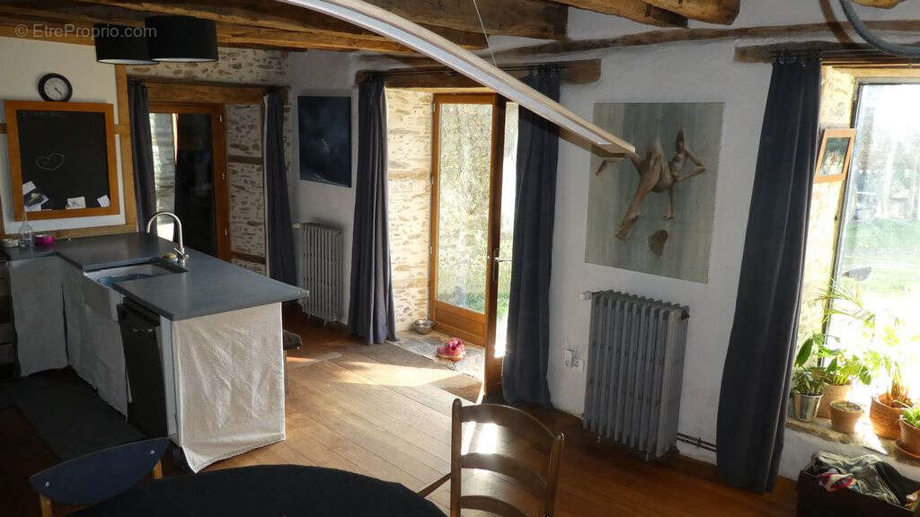 Maison à SAINT-BONNET-BRIANCE