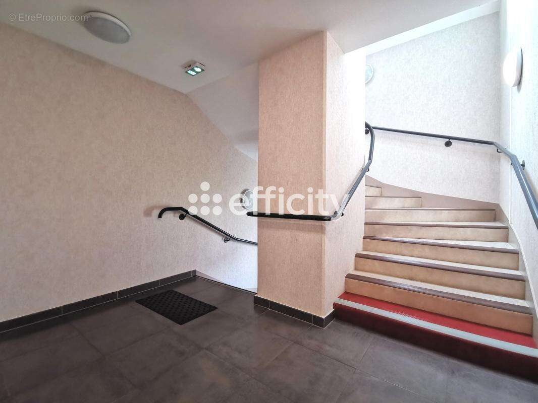 Appartement à LA CHAPELLE-EN-SERVAL