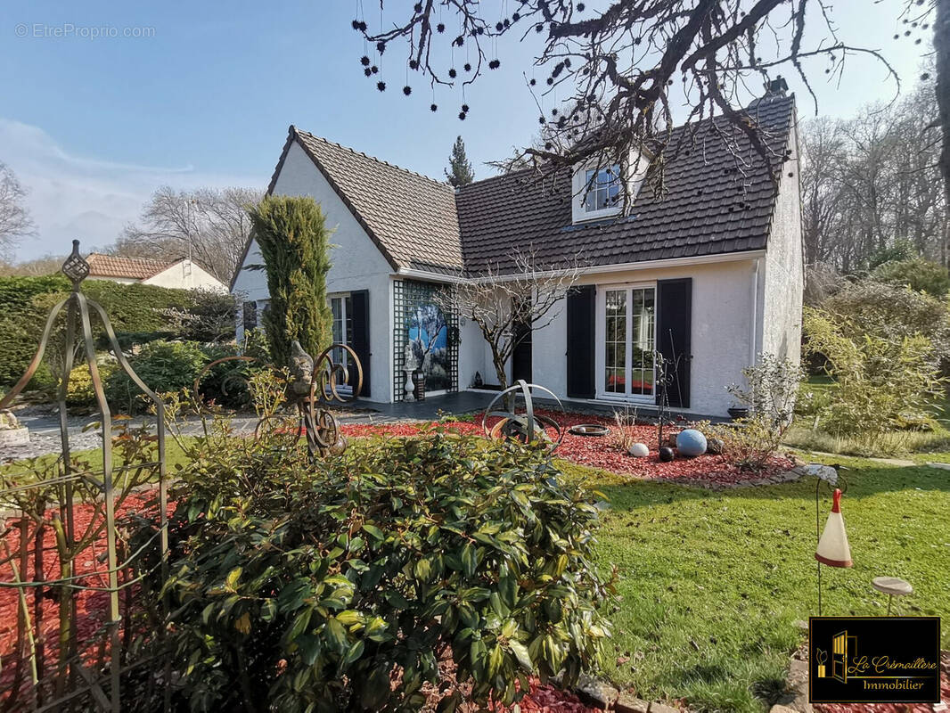 Maison à SAINT-ARNOULT-EN-YVELINES