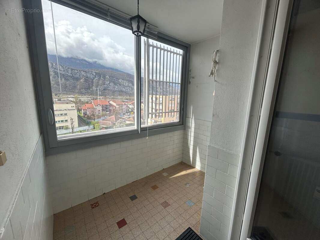 Appartement à LE PONT-DE-CLAIX
