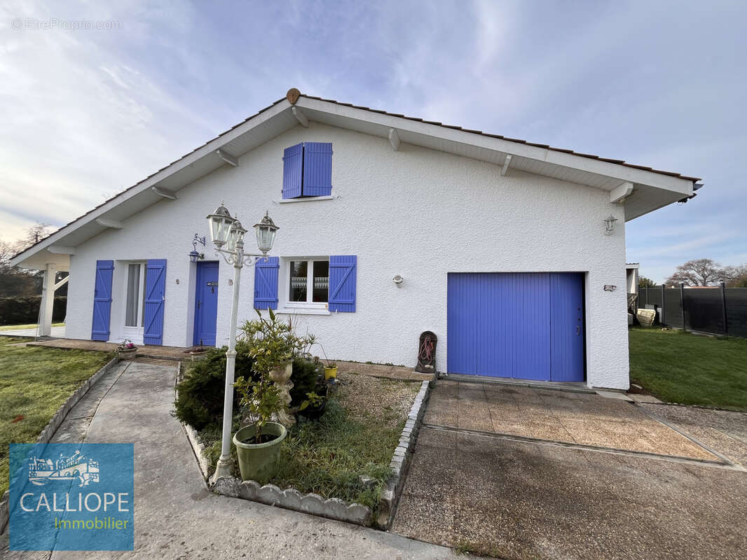 Maison à PAREMPUYRE