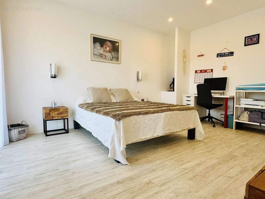 Maison à VALLAURIS