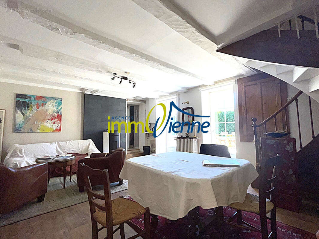 Maison à POUILLE