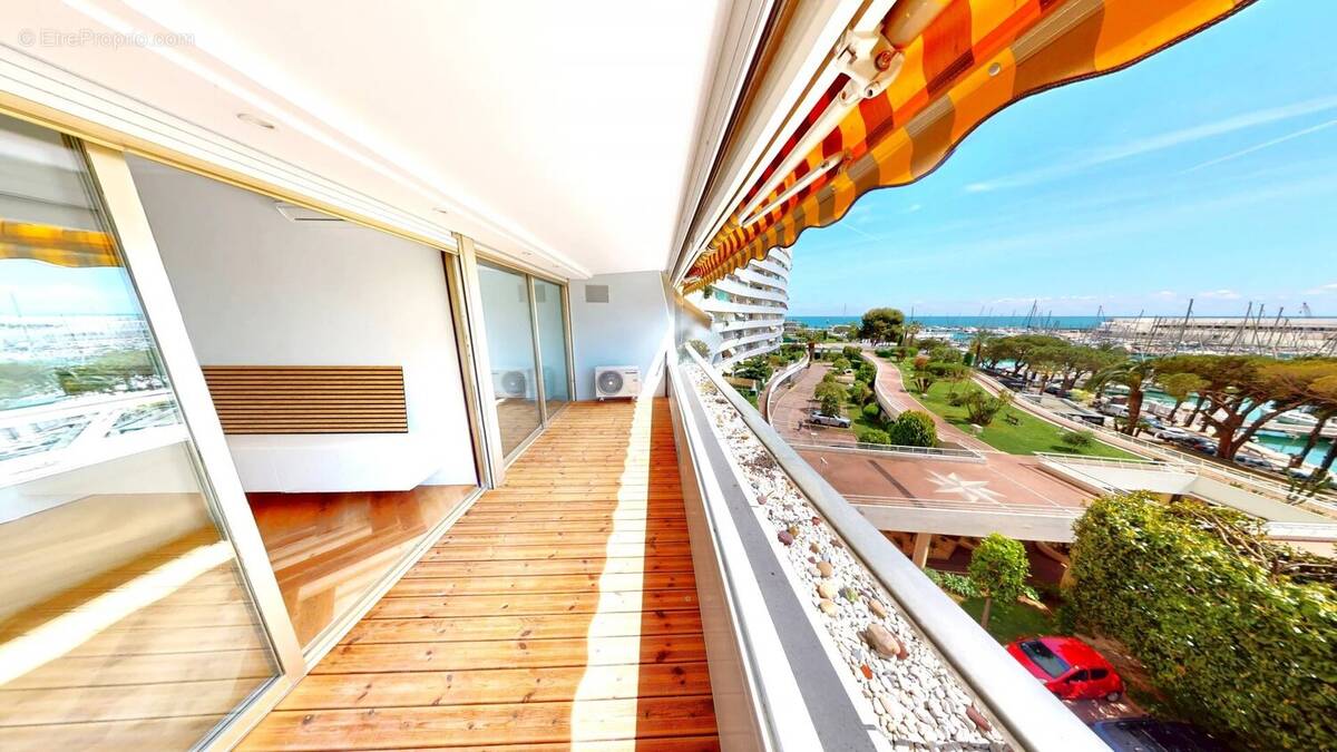 Appartement à VILLENEUVE-LOUBET