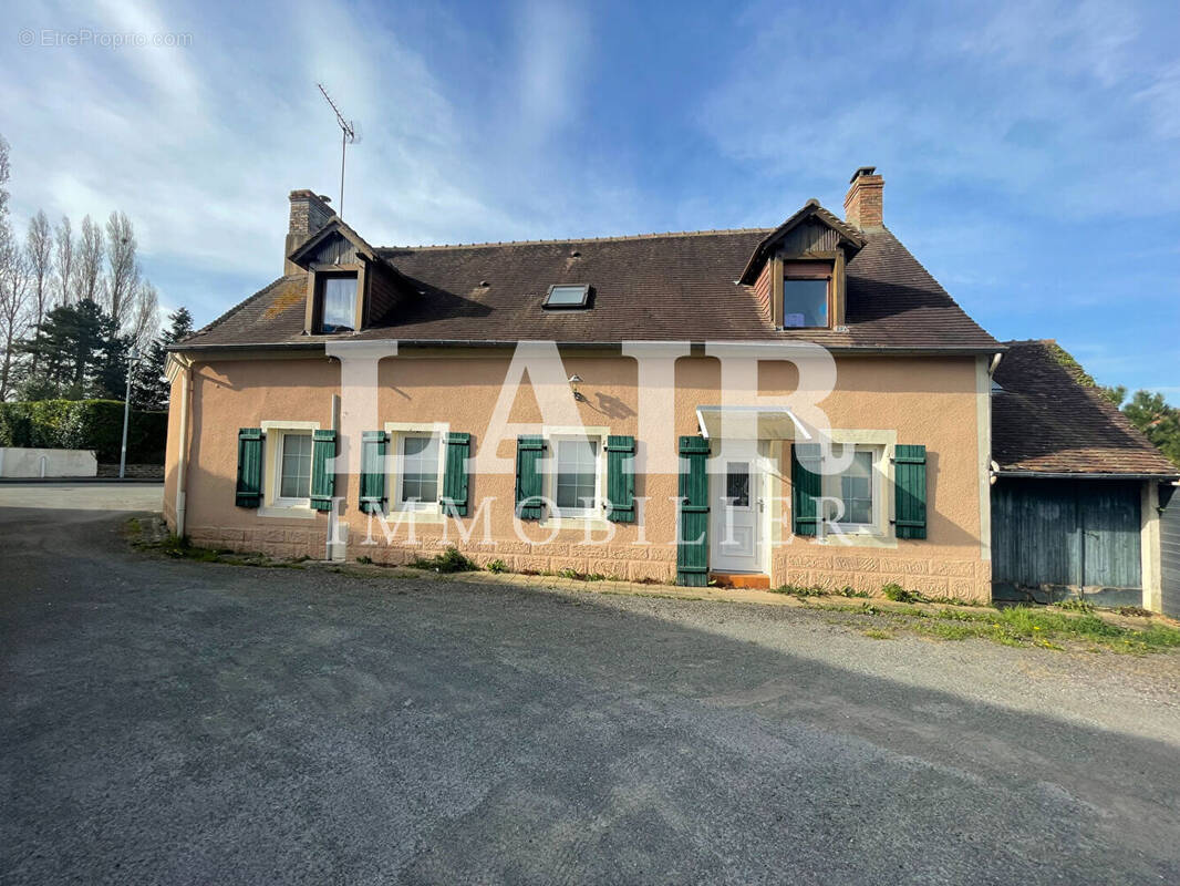 Maison à FRESNAY-SUR-SARTHE