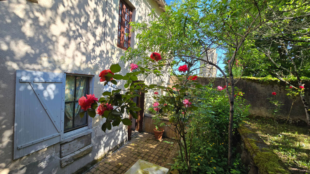 Maison à CHARROUX