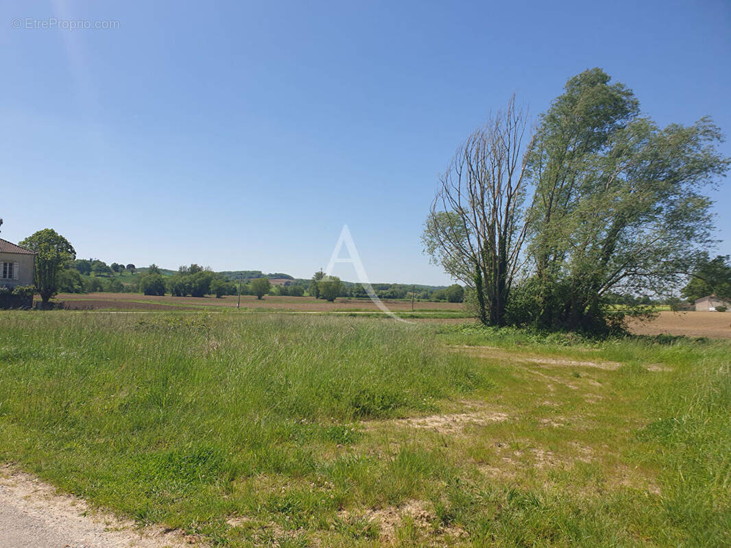 Terrain à PUYMIROL