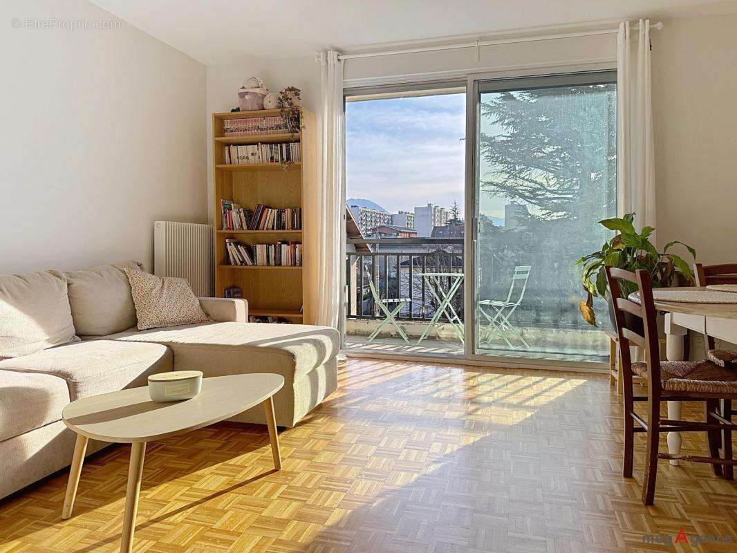 Appartement à ECHIROLLES