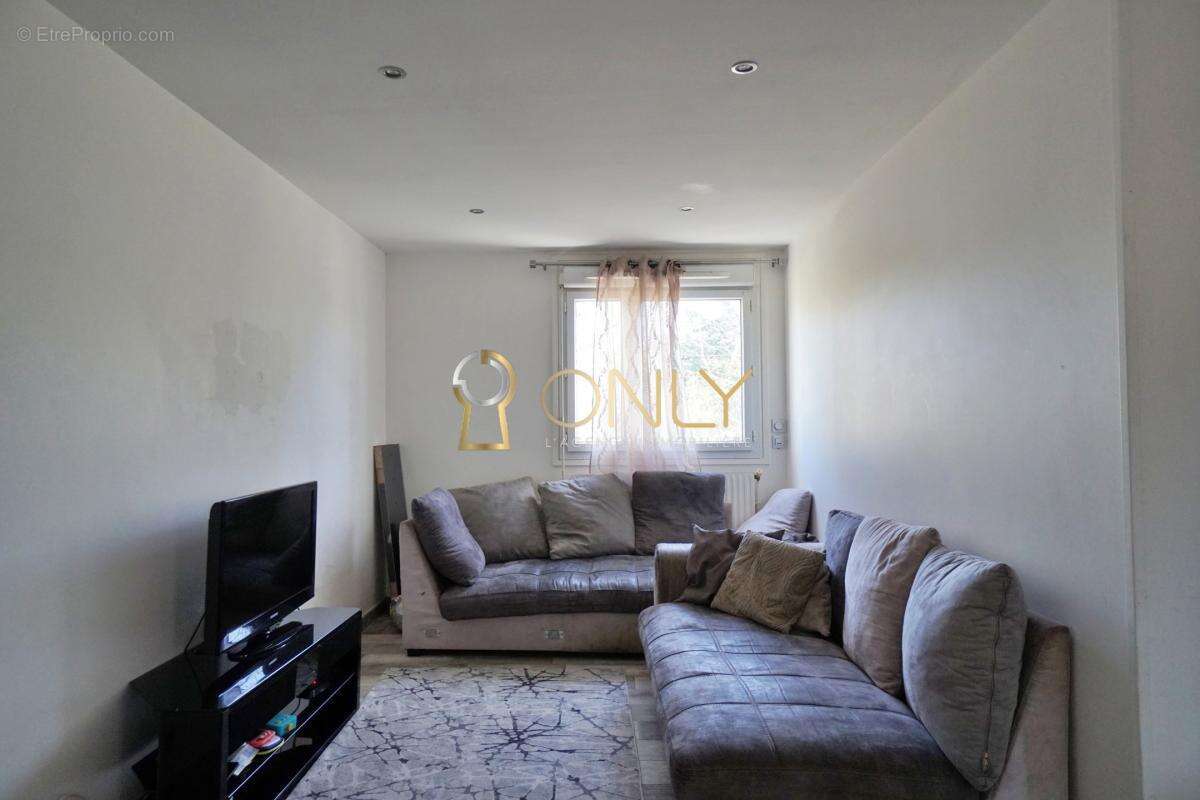Appartement à SATHONAY-VILLAGE