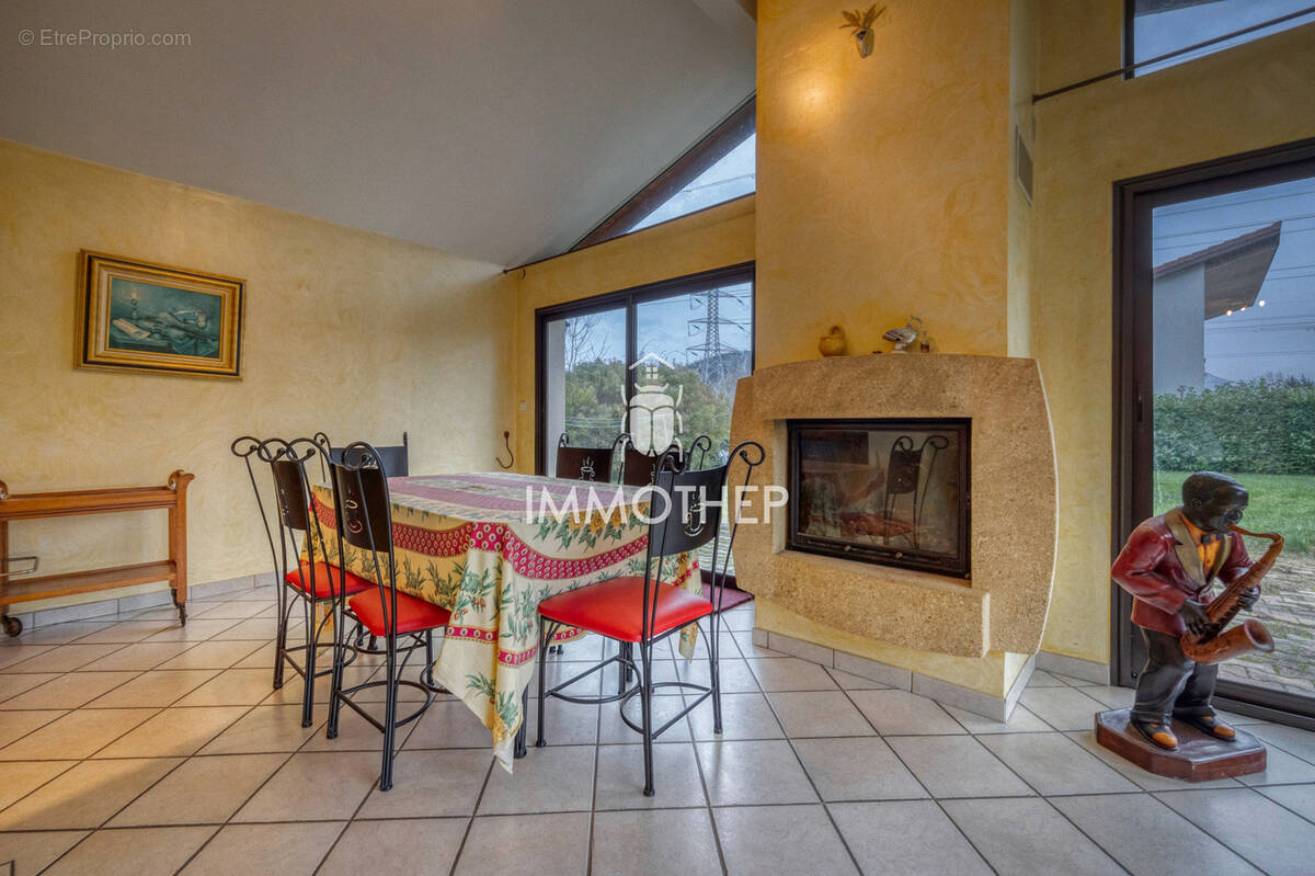 Appartement à VARCES-ALLIERES-ET-RISSET
