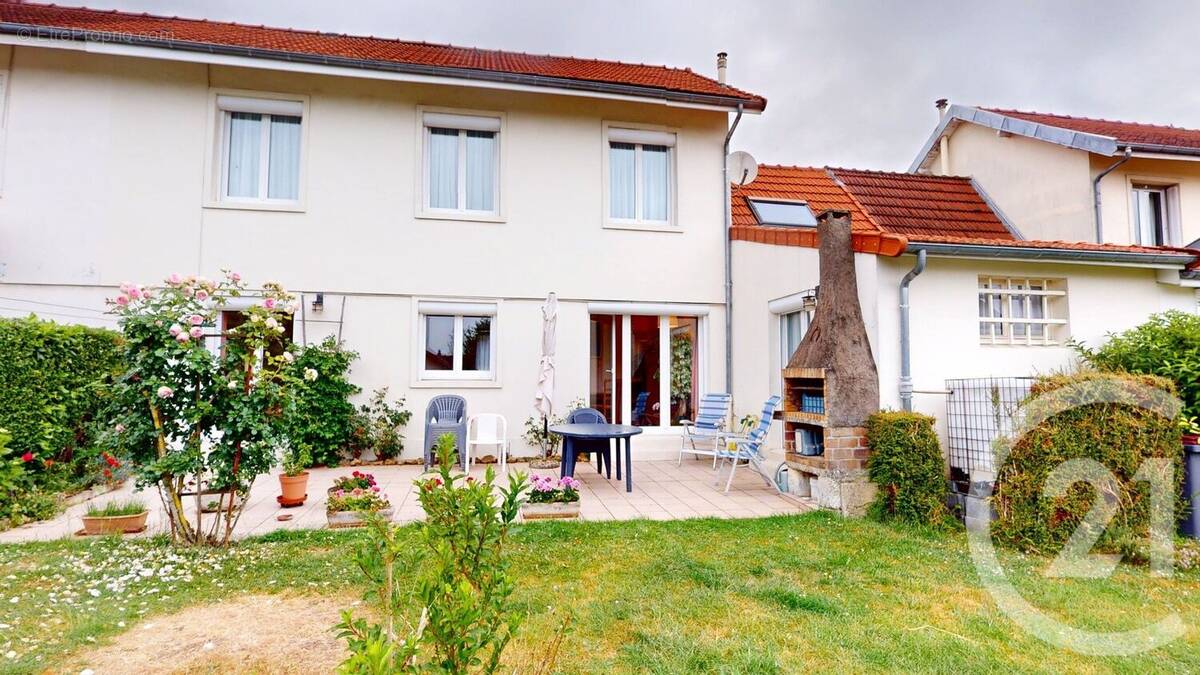 Maison à SAINT-QUENTIN