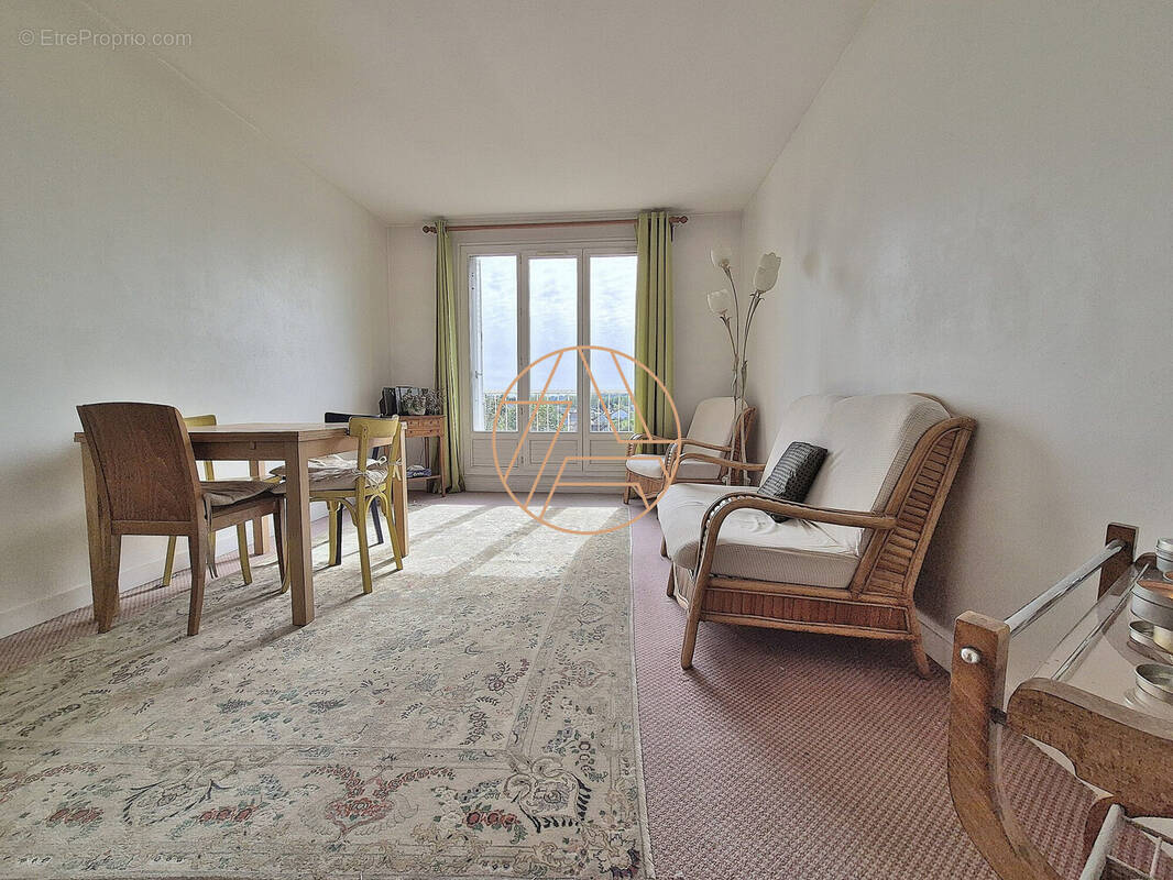 Appartement à SAINT-MAUR-DES-FOSSES
