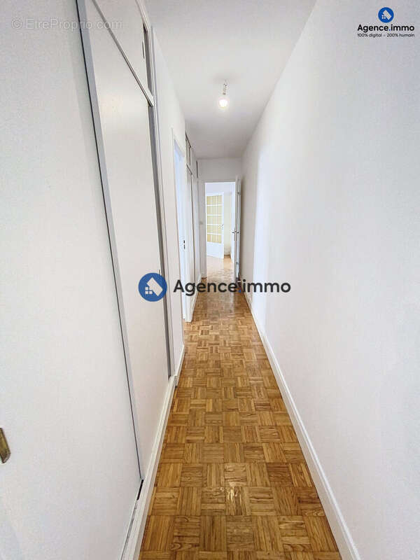 Appartement à LA RICHE