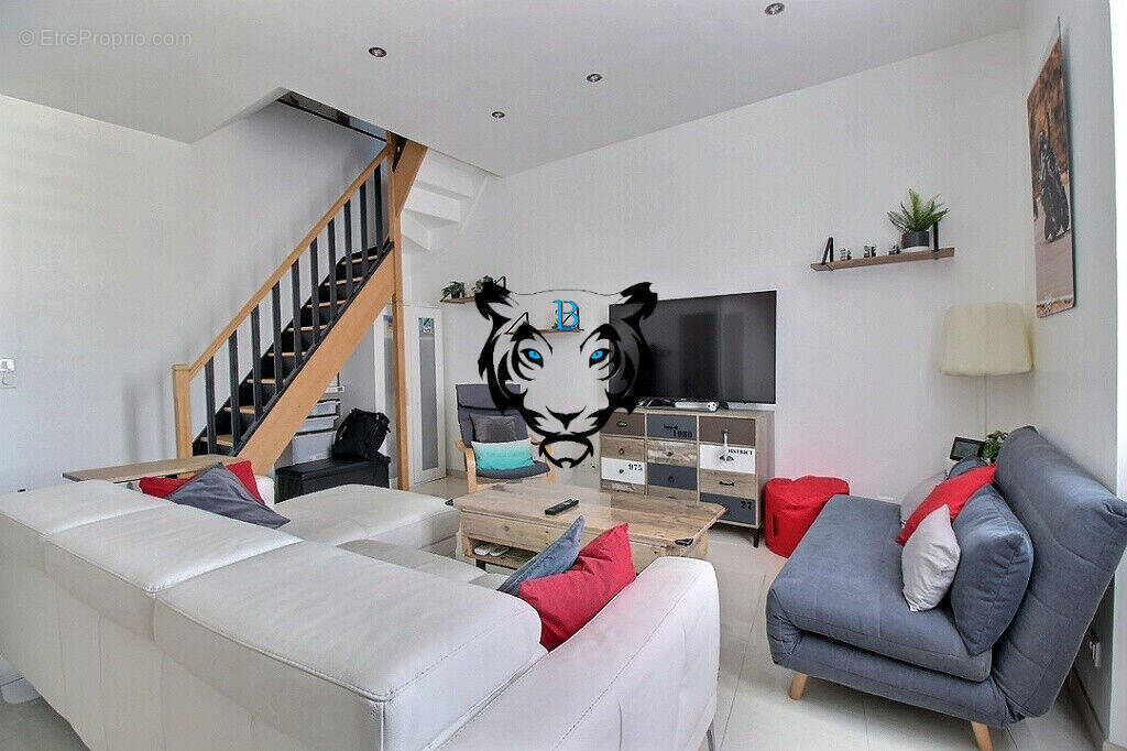 Appartement à ROQUEBRUNE-SUR-ARGENS