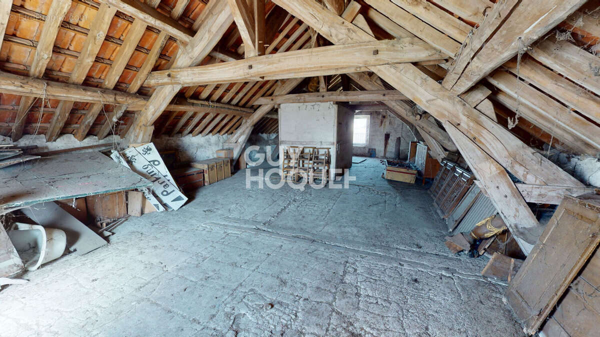 Appartement à BRUYERES-LE-CHATEL