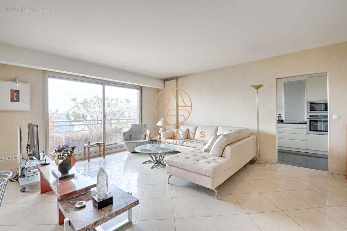 Appartement à SAINT-MAUR-DES-FOSSES