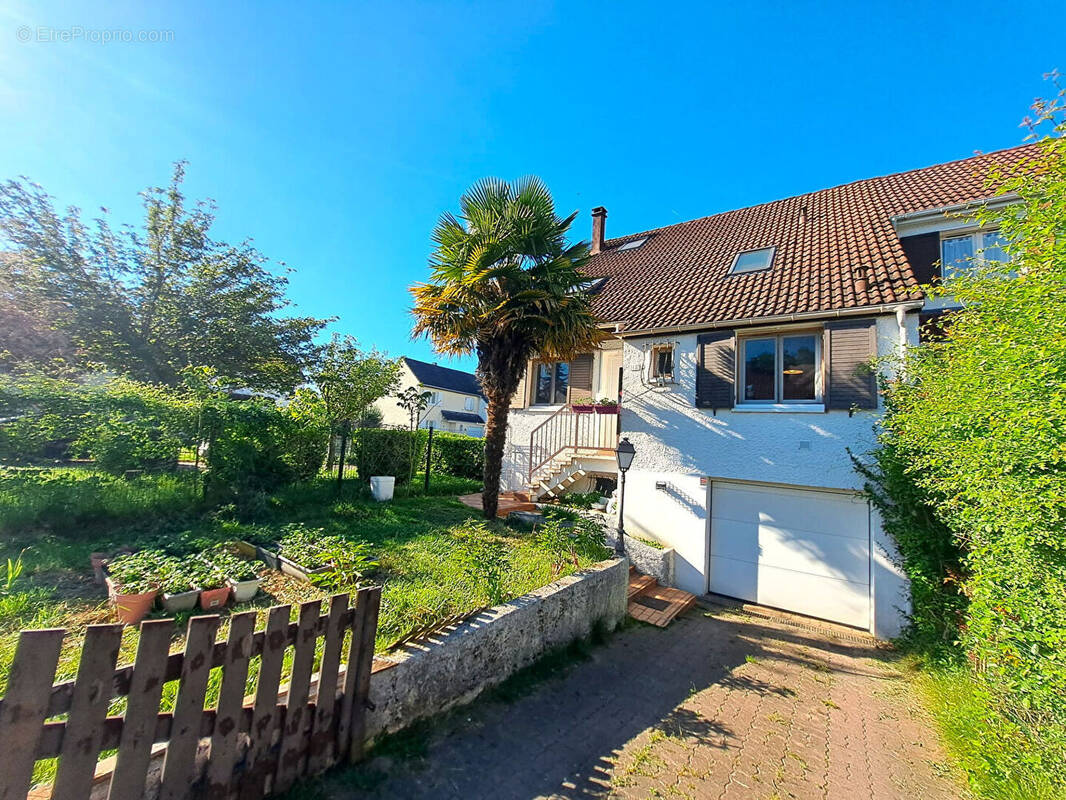 Maison à CESSON