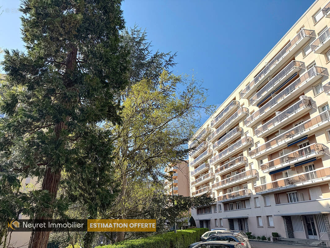 Appartement à SAINT-ETIENNE
