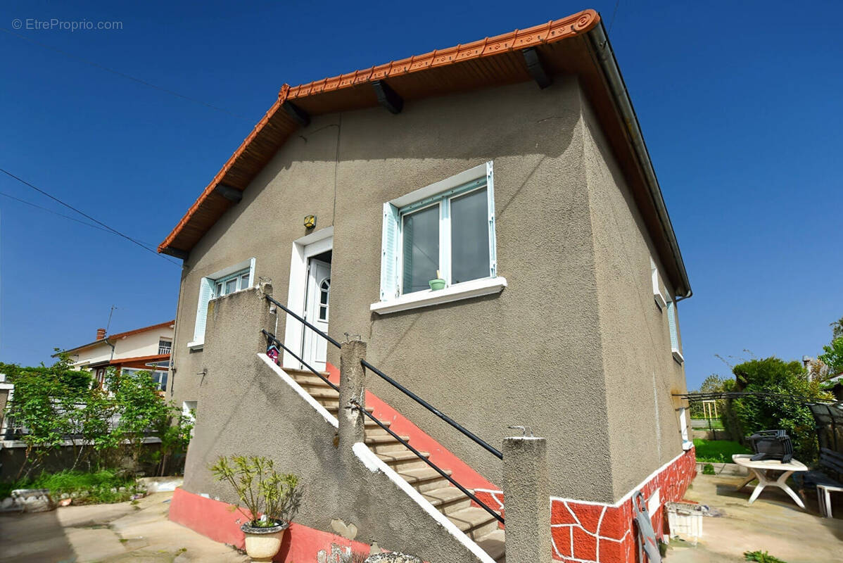 Maison à RIORGES