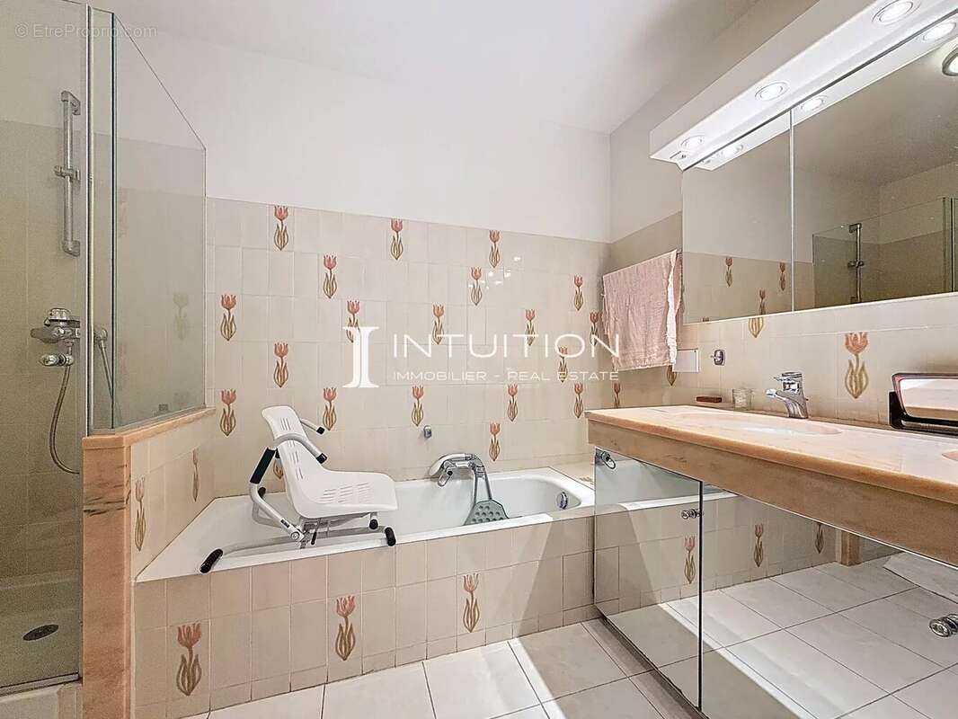 Appartement à LE CANNET