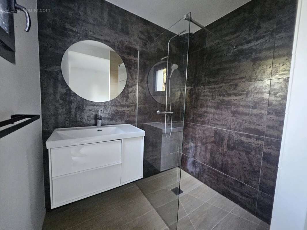 Appartement à SPERACEDES