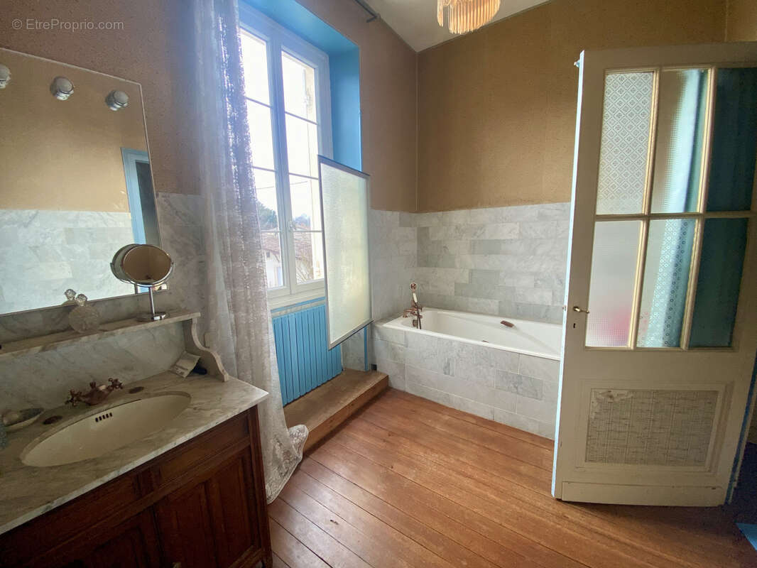Maison à ILLATS