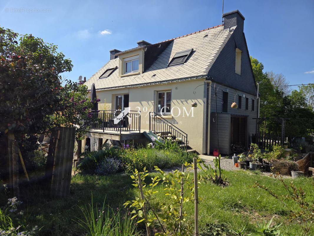 Maison à SAINT-JEAN-LA-POTERIE