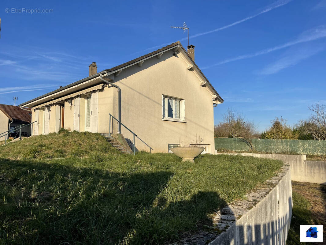 Maison à NOGENT-SUR-VERNISSON