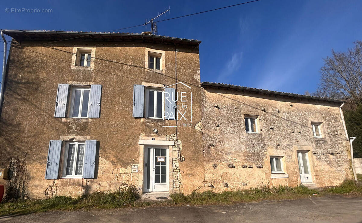 Maison à LA CRECHE