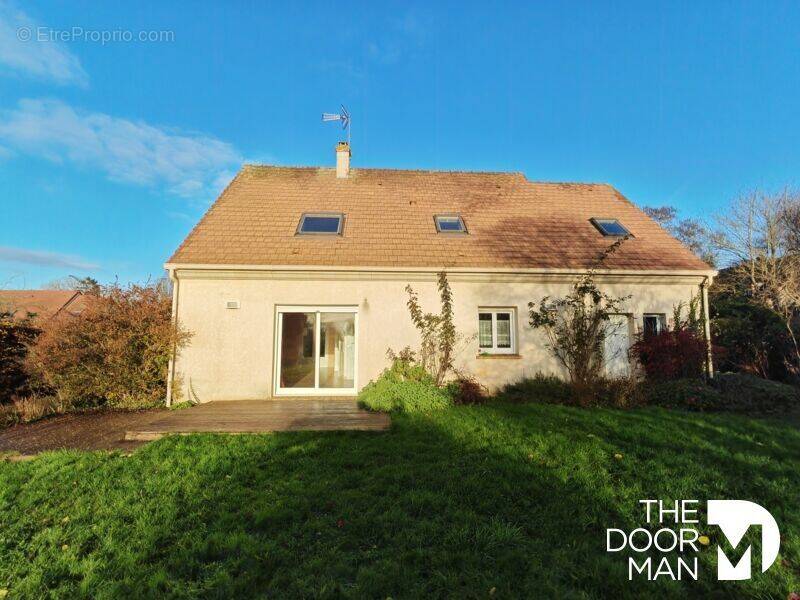 Maison à EPERNON