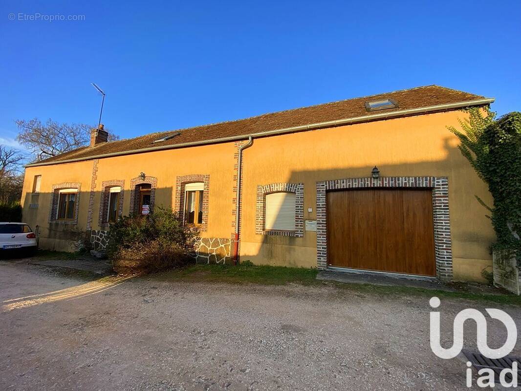 Photo 1 - Maison à SAINT-SAUVEUR-EN-PUISAYE