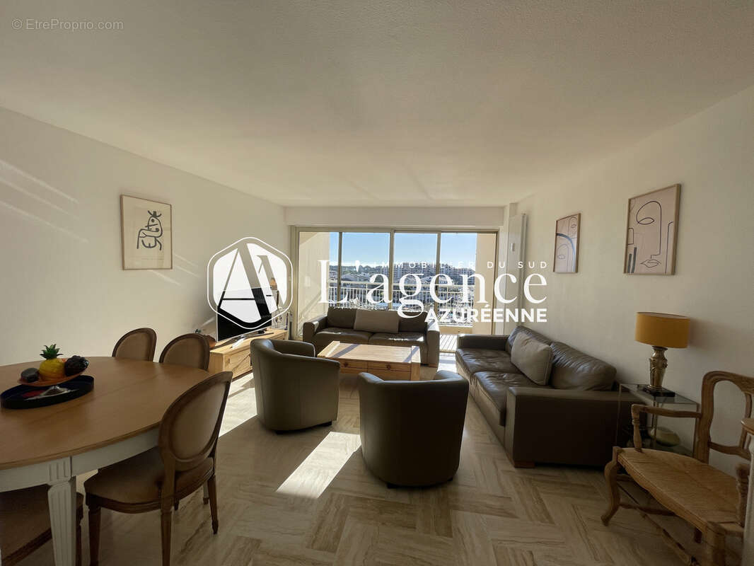 Appartement à MANDELIEU-LA-NAPOULE