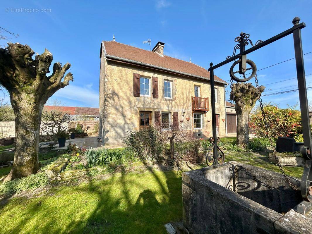 Maison à ARC-SUR-TILLE