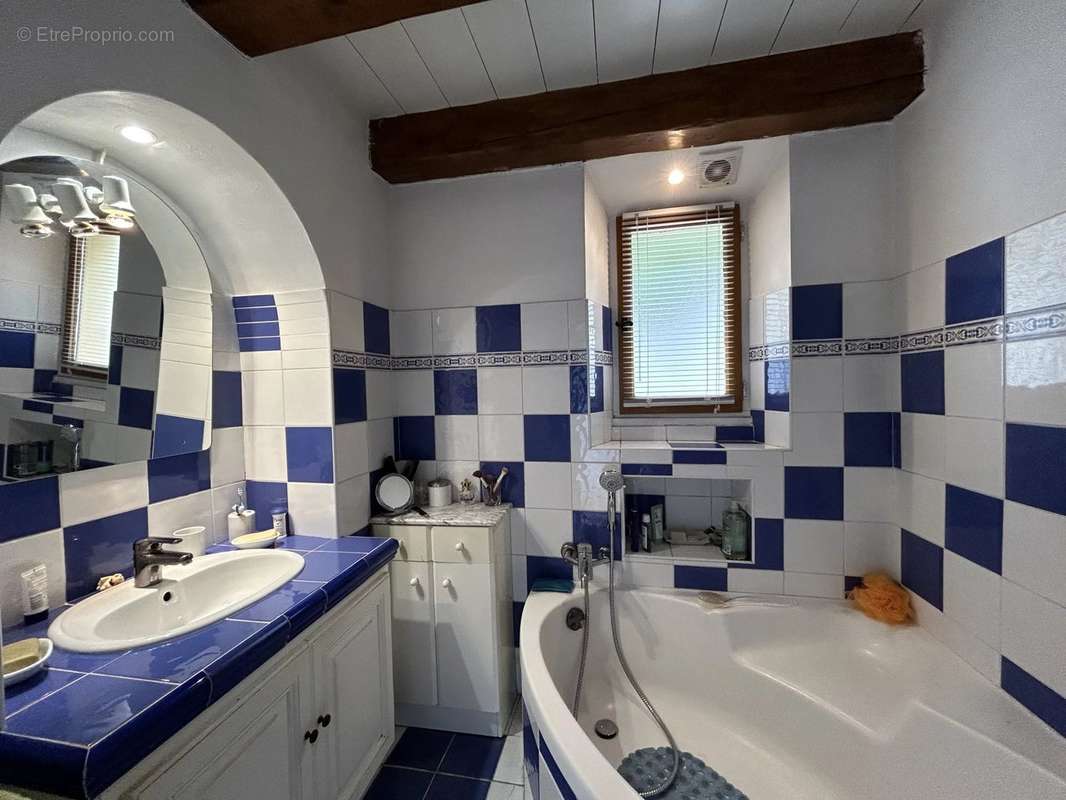 Appartement à SPERACEDES
