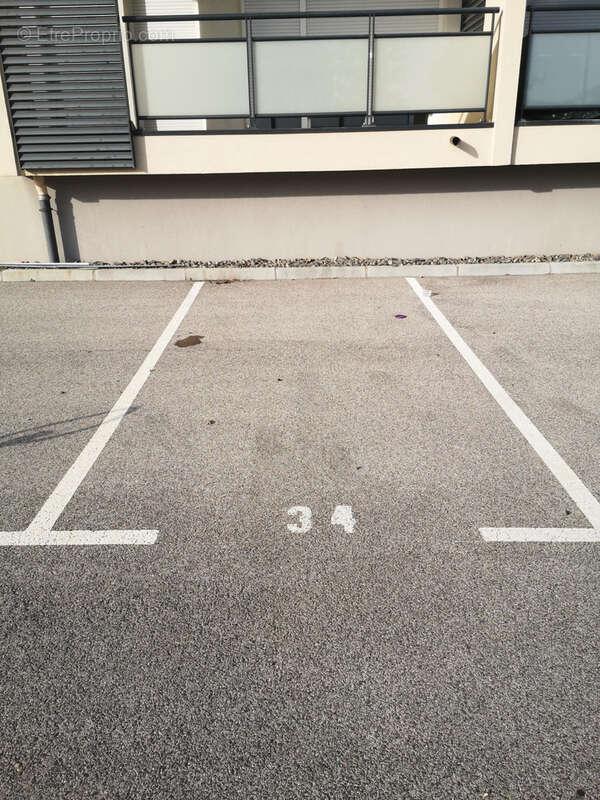 Parking à LA FARLEDE