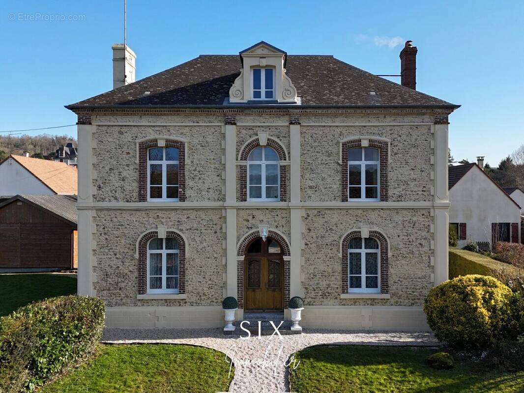 Maison à PONT-L&#039;EVEQUE