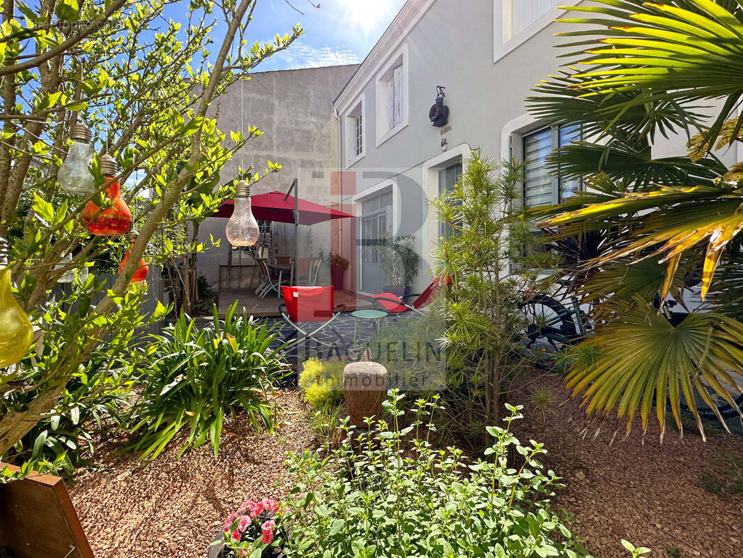 Appartement à FOURAS