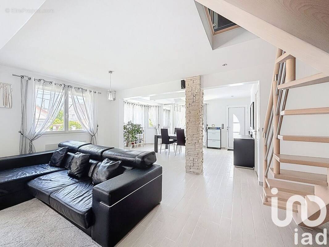Photo 1 - Maison à CHENNEVIERES-SUR-MARNE