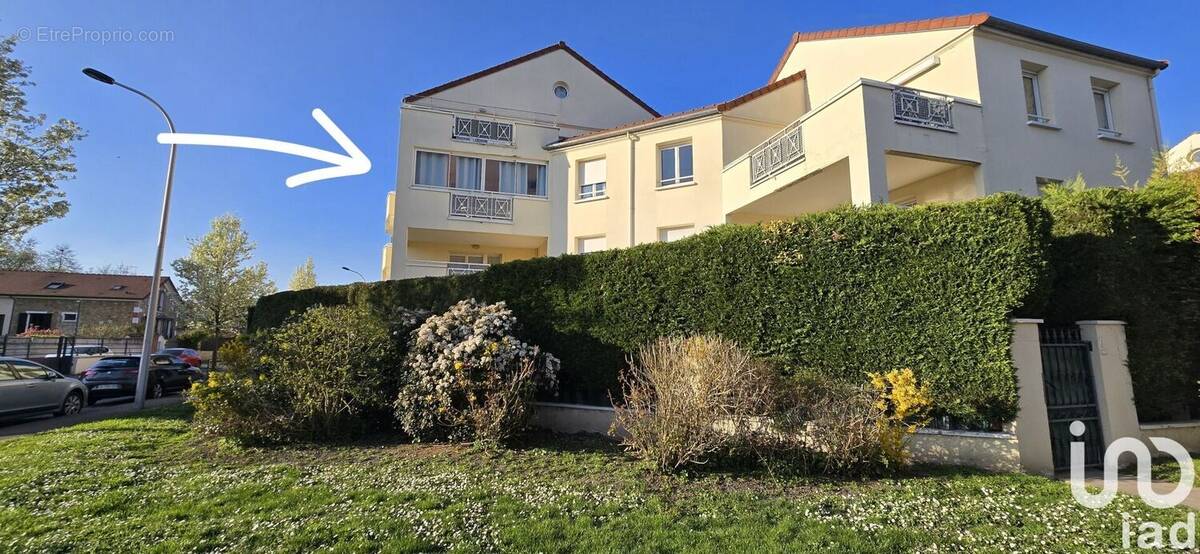 Photo 1 - Appartement à SAINT-GERMAIN-LES-ARPAJON